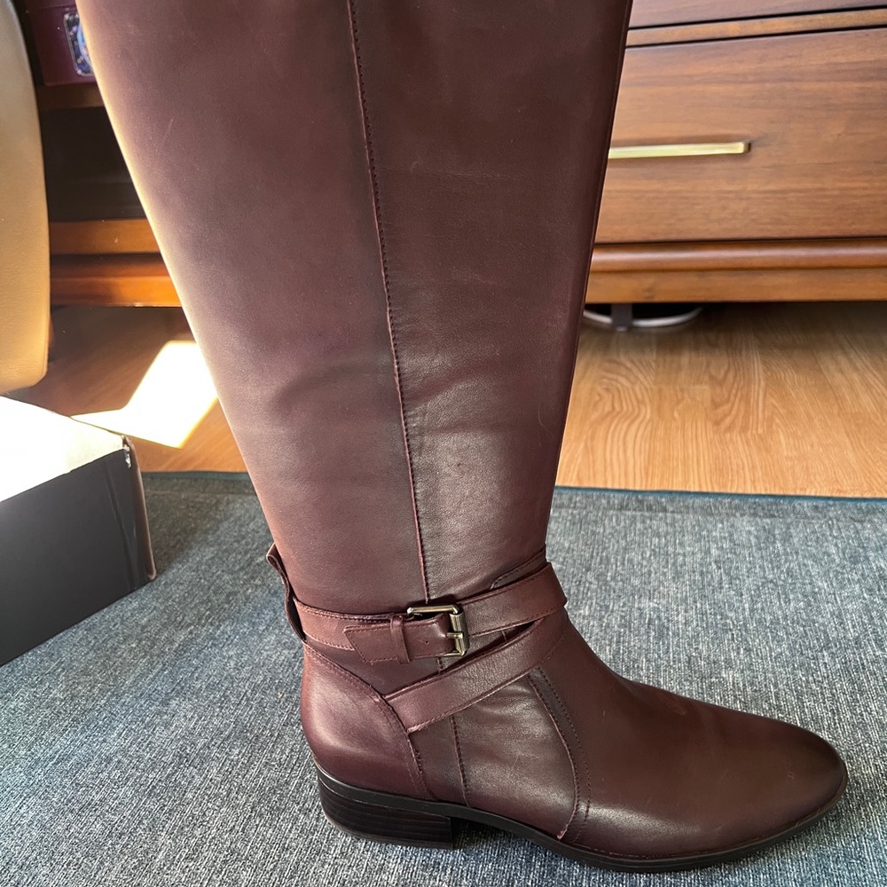 Naturalizer Women's Brown Knee-High wide calf Boots